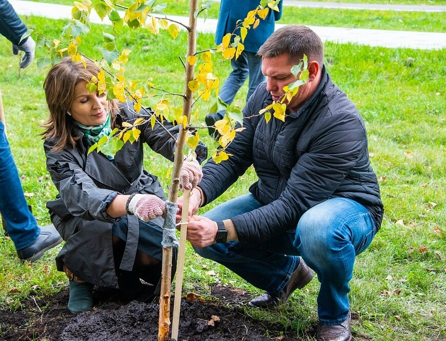 В Нижнекамске на «зеленых субботниках» высадили полтысячи молодых саженцев