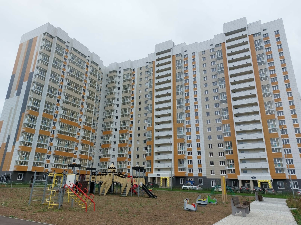 Новоселы заехали в новый соципотечный дом в «Салават Купере»