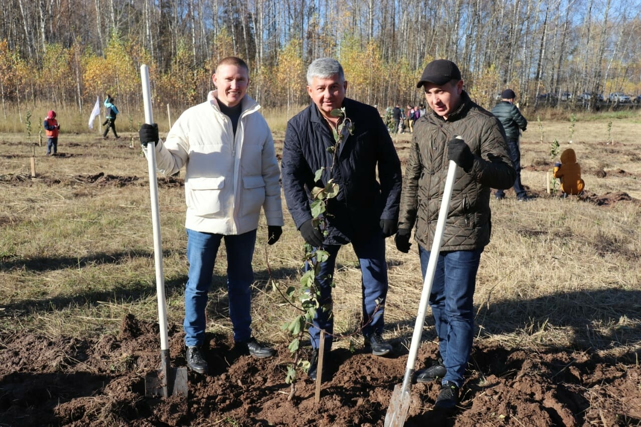 В Зеленодольском районе РТ высадили яблоневый «Сад доброты»
