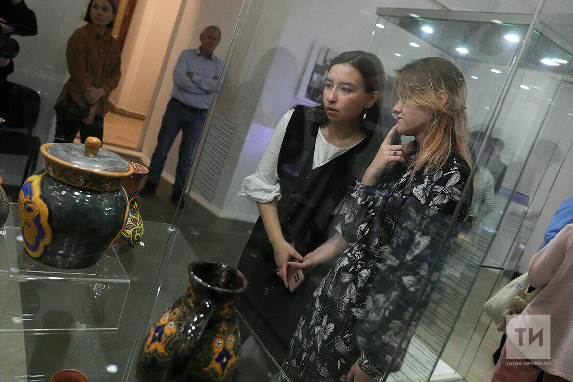 В Казанском Кремле открылась выставка традиционной керамики «Пять стихий»