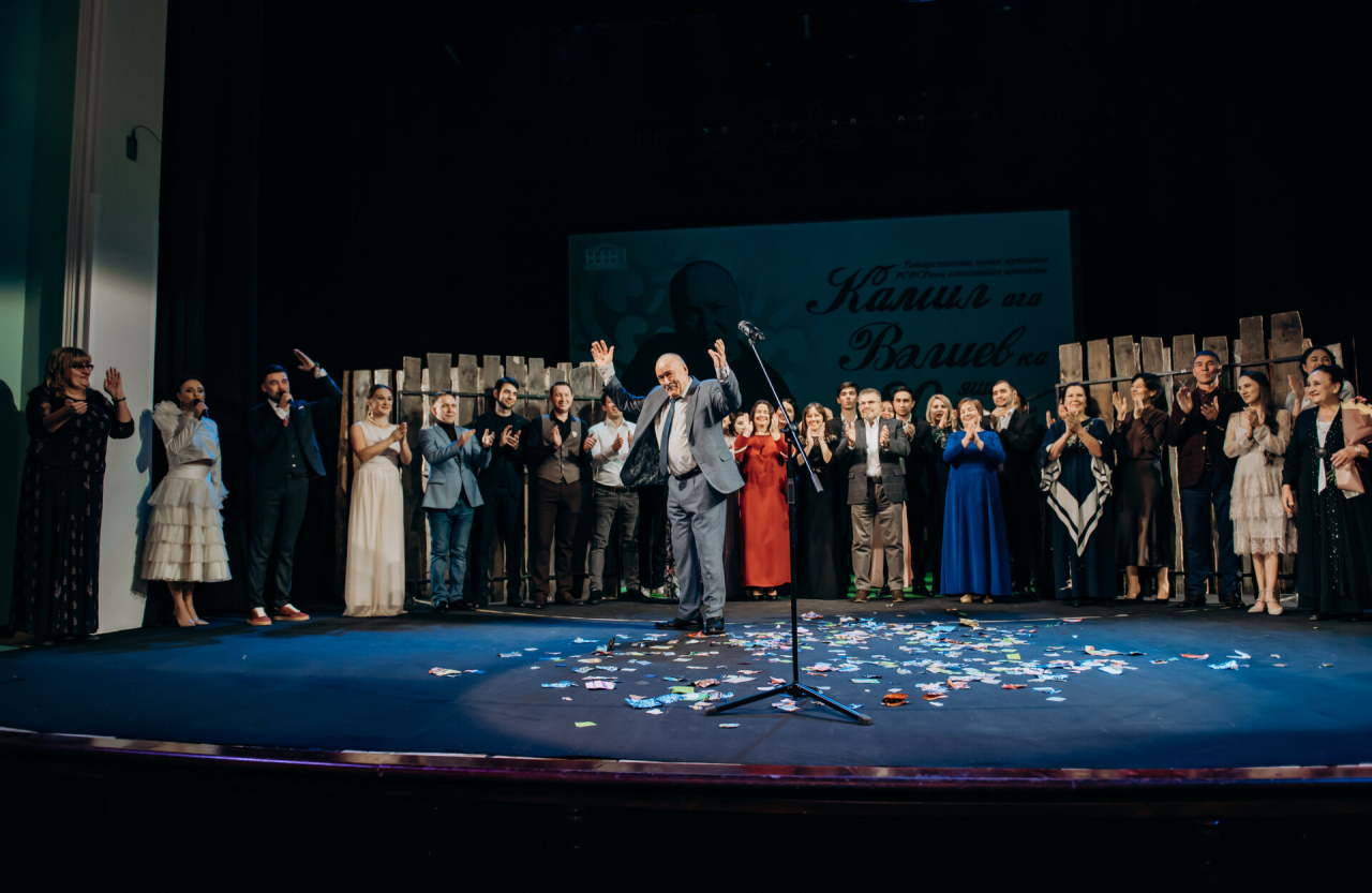 Старейший актер Альметьевского театра Камиль Валеев отпраздновал свой бенефис
