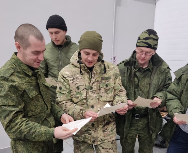 «Письма от детей — особый вид бронежилета»: школьники из Зеленодольcка поддержали солдат
