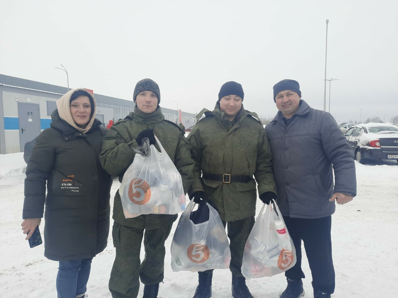 Родные и близкие навестили мобилизованных нижнекамцев на полигоне и в «Казань Экспо»