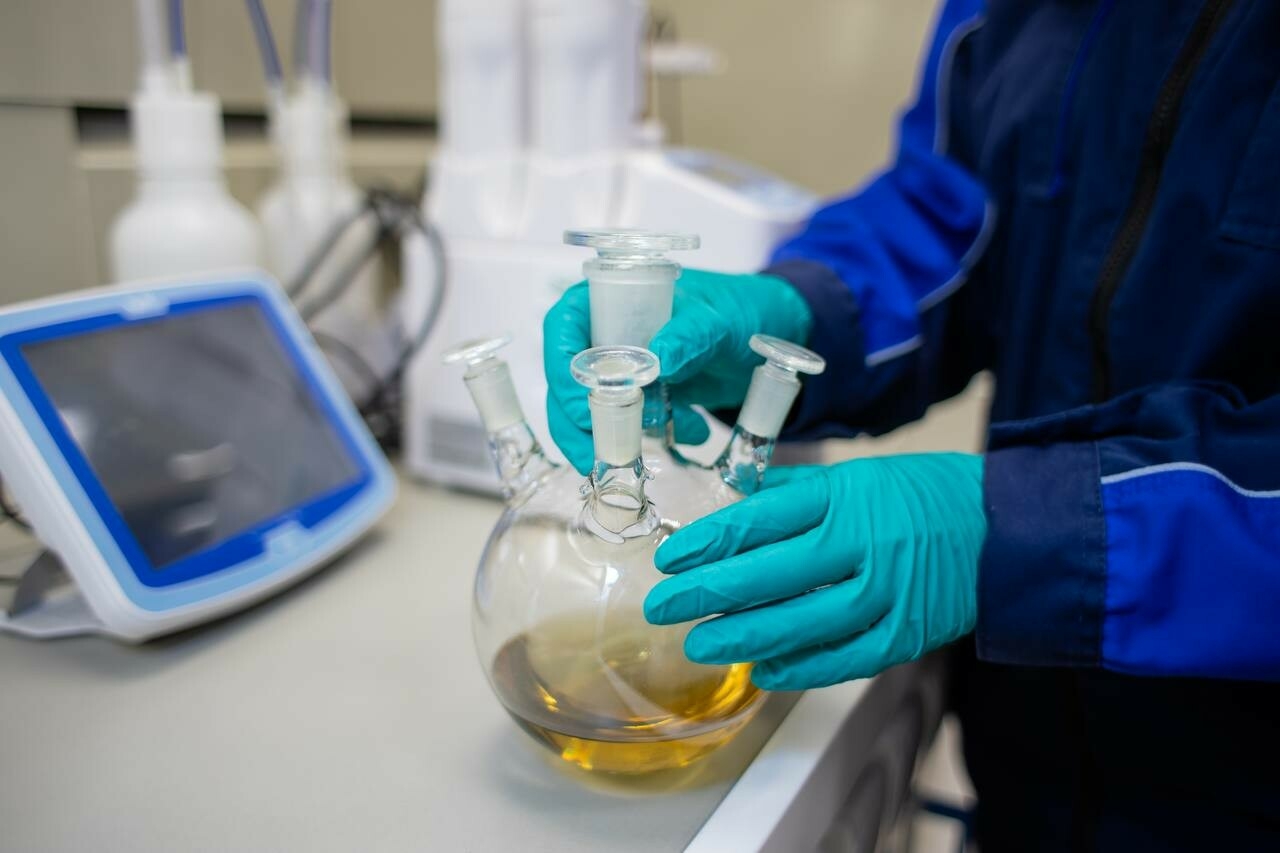 СИБУР провел испытания собственного катализатора для малотоннажной химии