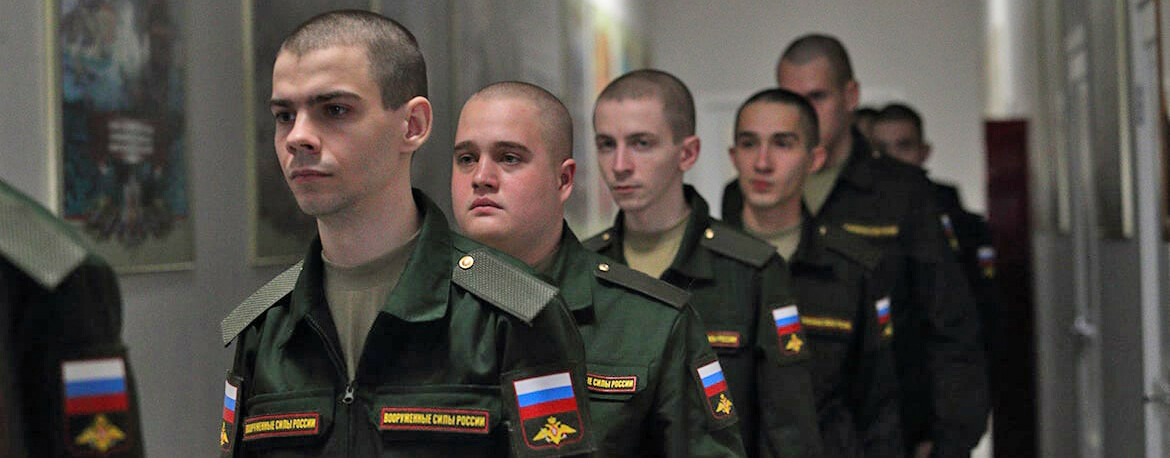 «Родину защищать – большая честь»: с каким настроением срочники из Казани уезжают на флот