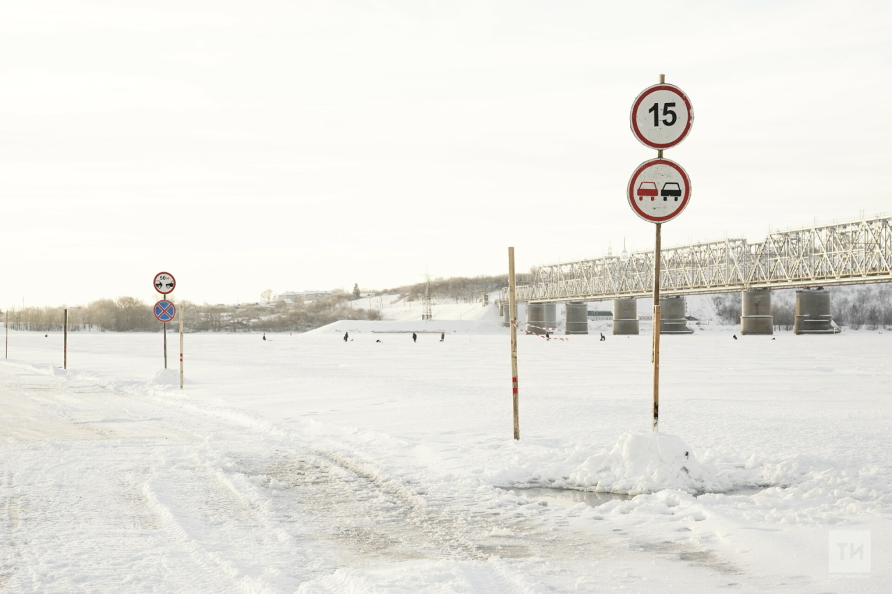 Сокращает путь на 60 км: В Зеленодольске открылась ледовая переправа через Волгу