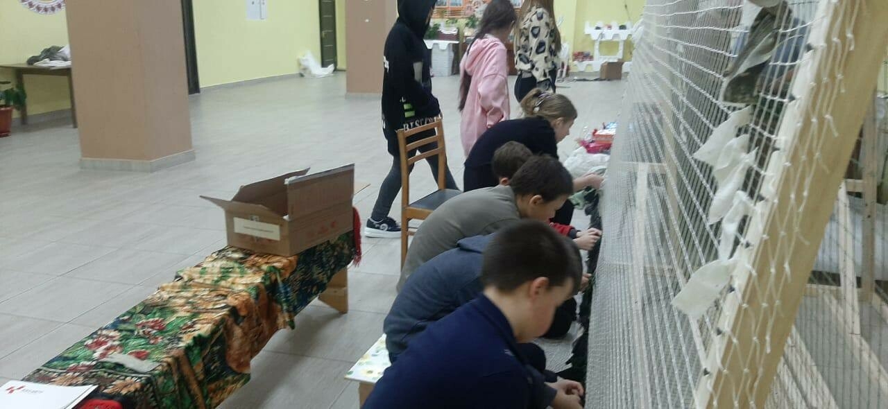 В селах и деревнях Менделеевского района открылись точки по плетению маскировочных сетей