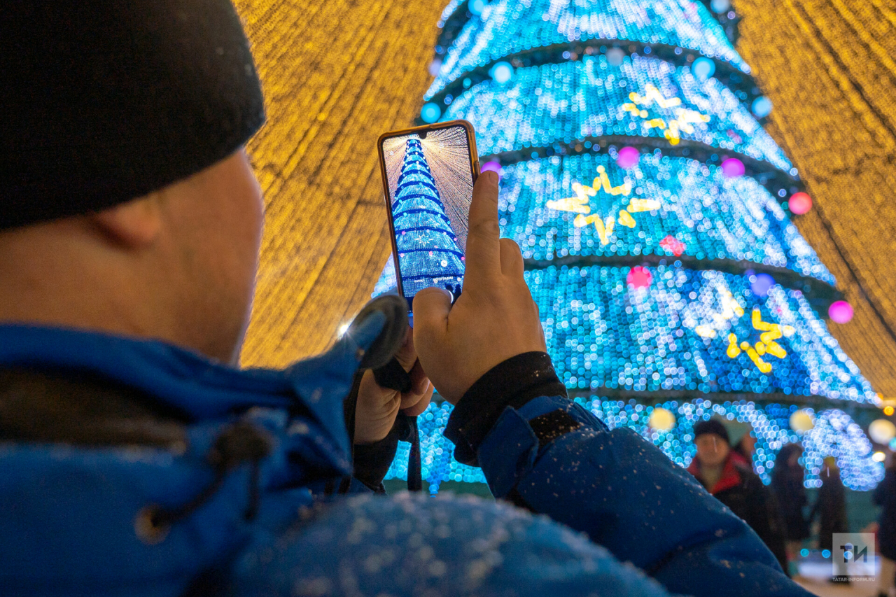 Посты в соцсетях, пижамы и никакого оливье: татарстанцы о традициях встречи Нового года
