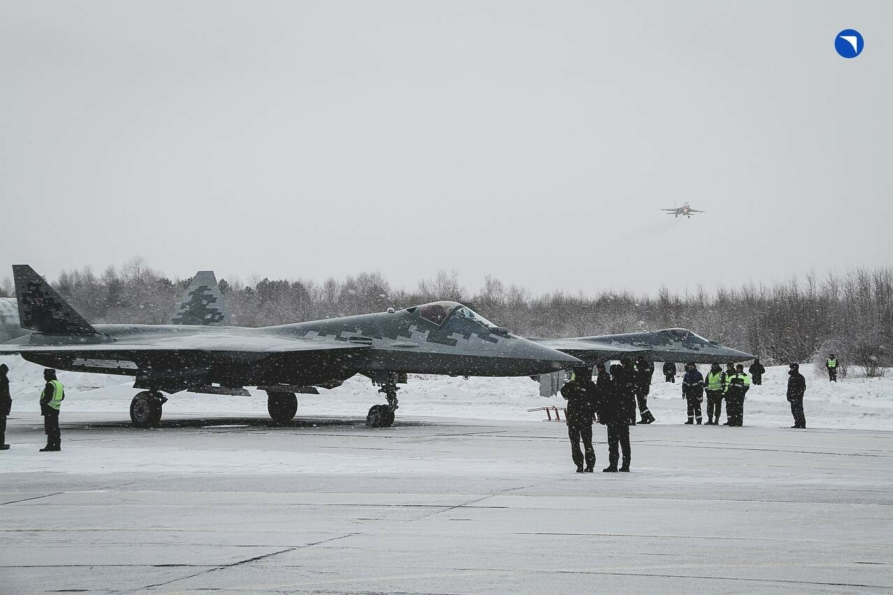 ОАК передала Минобороны партию серийных истребителей 5-го поколения Су-57