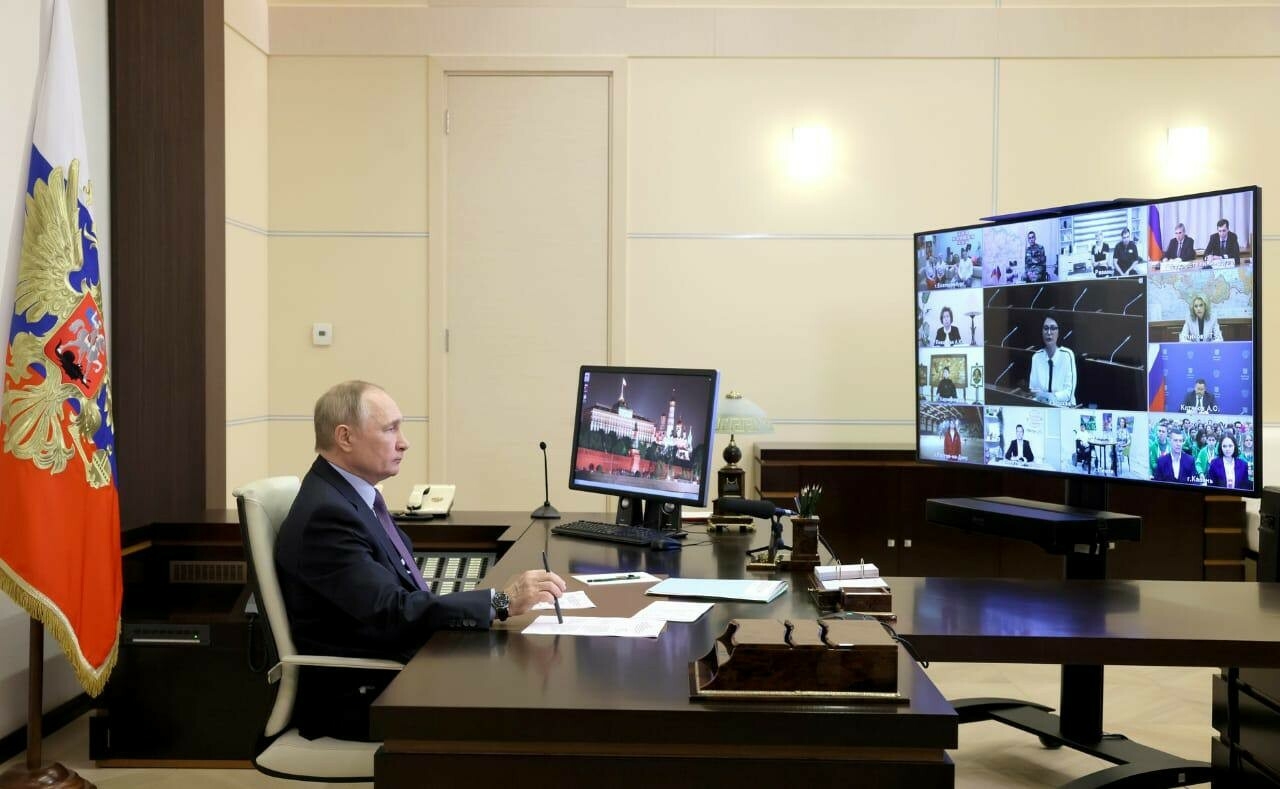 Путин поддержал предложение нижнекамки о расширении списка компетенций «Абилимпикса»