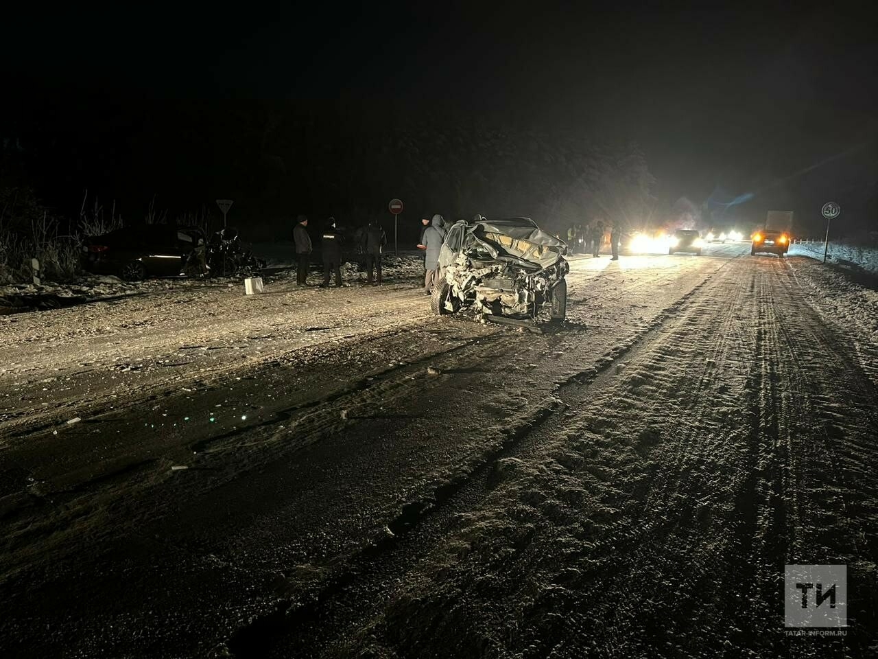 Два человека погибли и двое пострадали в страшной аварии на трассе в Татарстане
