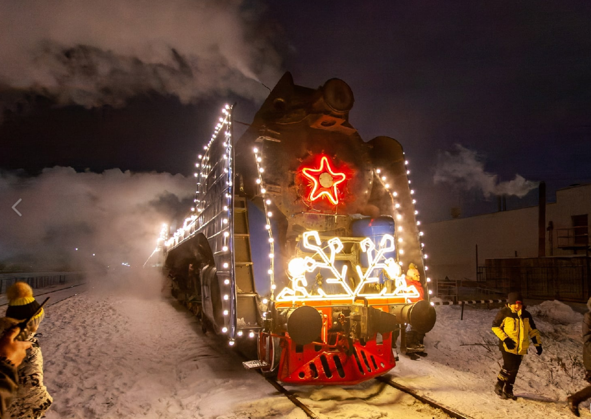 Сказочный поезд Деда Мороза в Челнах встретили 10 тыс. человек
