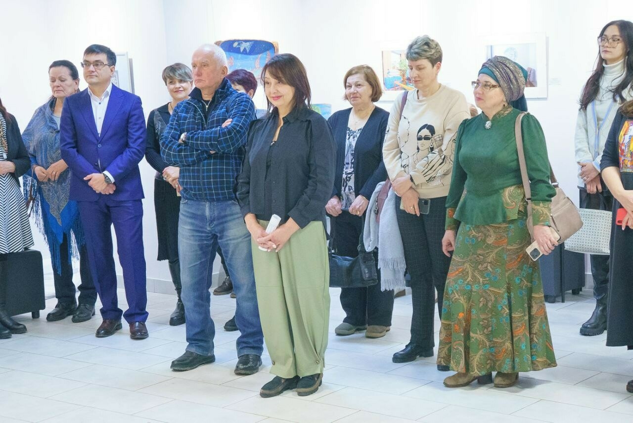 В картинной галерее Челнов открылась необычная выставка из частной коллекции журналиста