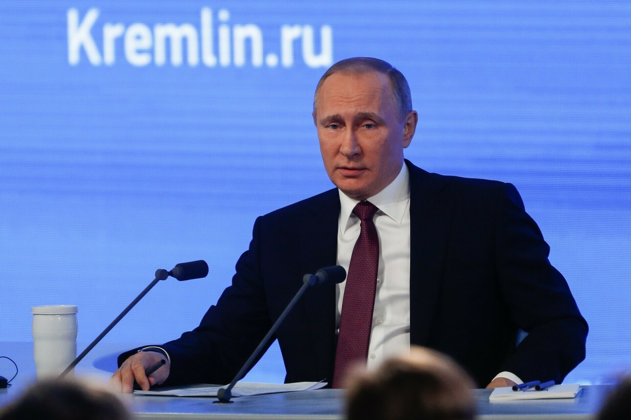 Путин подписал указ, запрещающий вывозить из России более 10 тыс. долларов