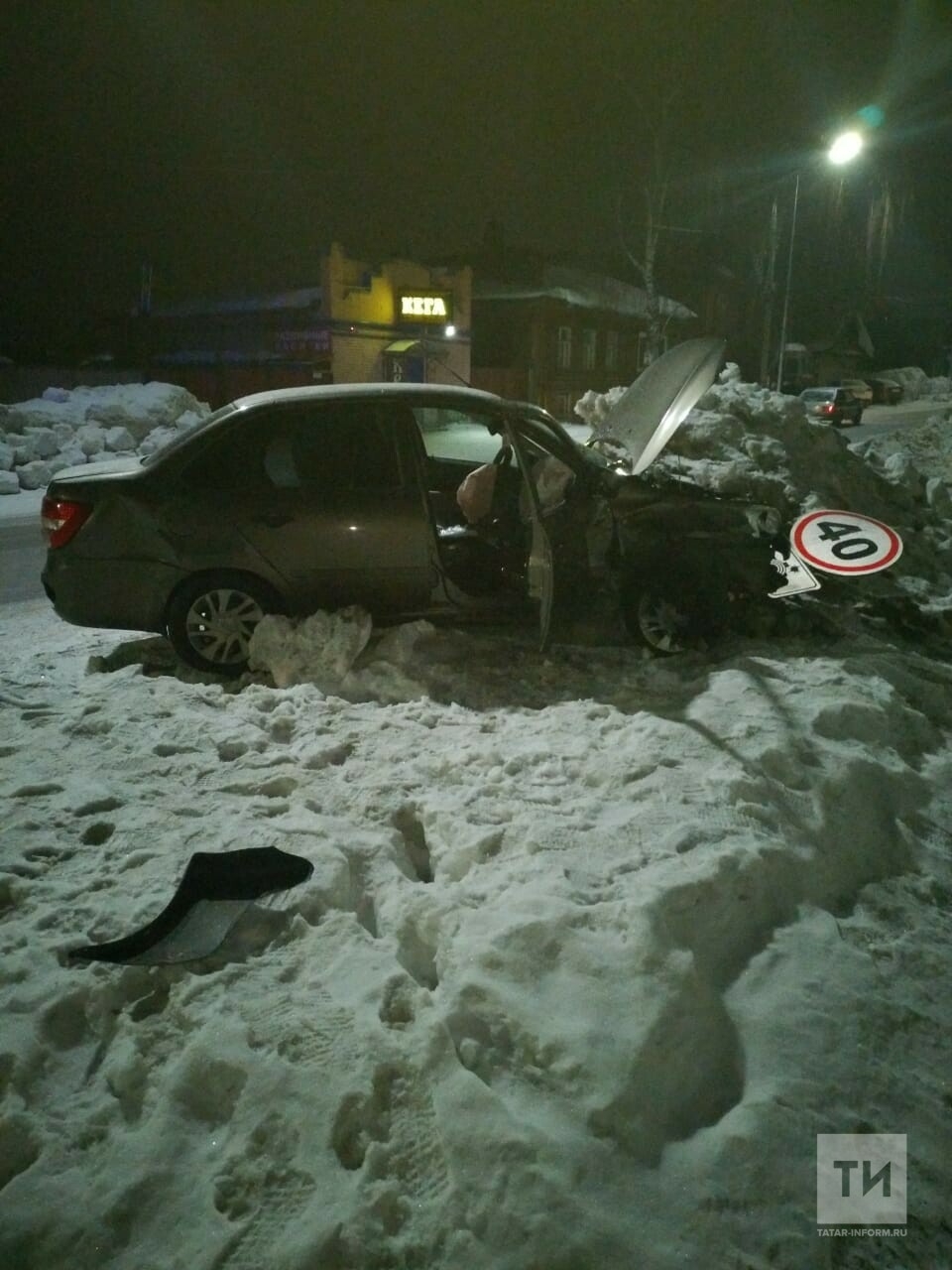 Подросток получил серьезные травмы в ДТП с двумя легковушками в Елабуге