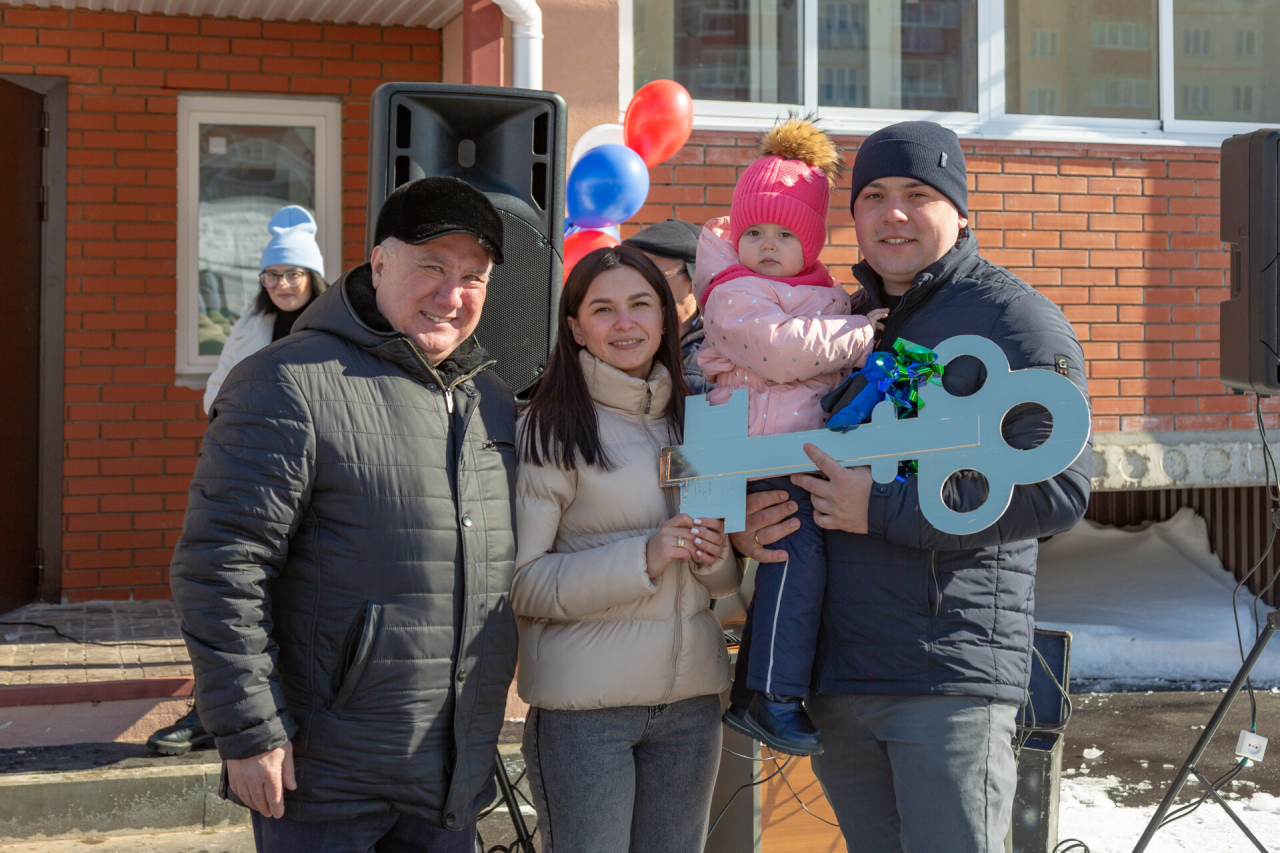 В Лениногорске новые квартиры получили нефтяники, бюджетники и молодые семьи