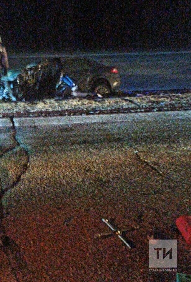 Водитель и пассажир авто чудом остались живы после лобового столкновения с «КАМАЗом» в РТ