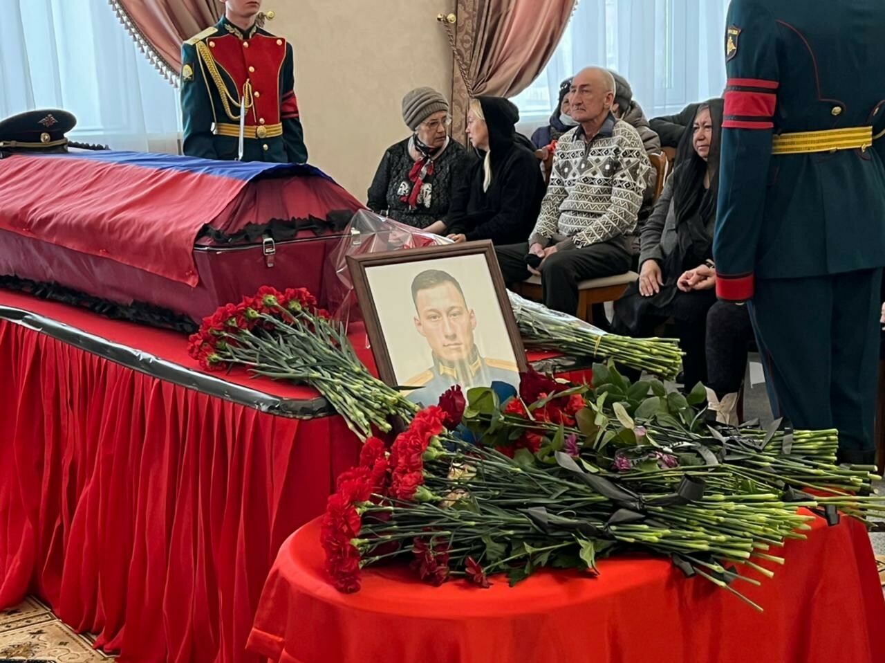 В Татарстане прощаются с Дамиром Исламовым, погибшим во время спецоперации на Украине