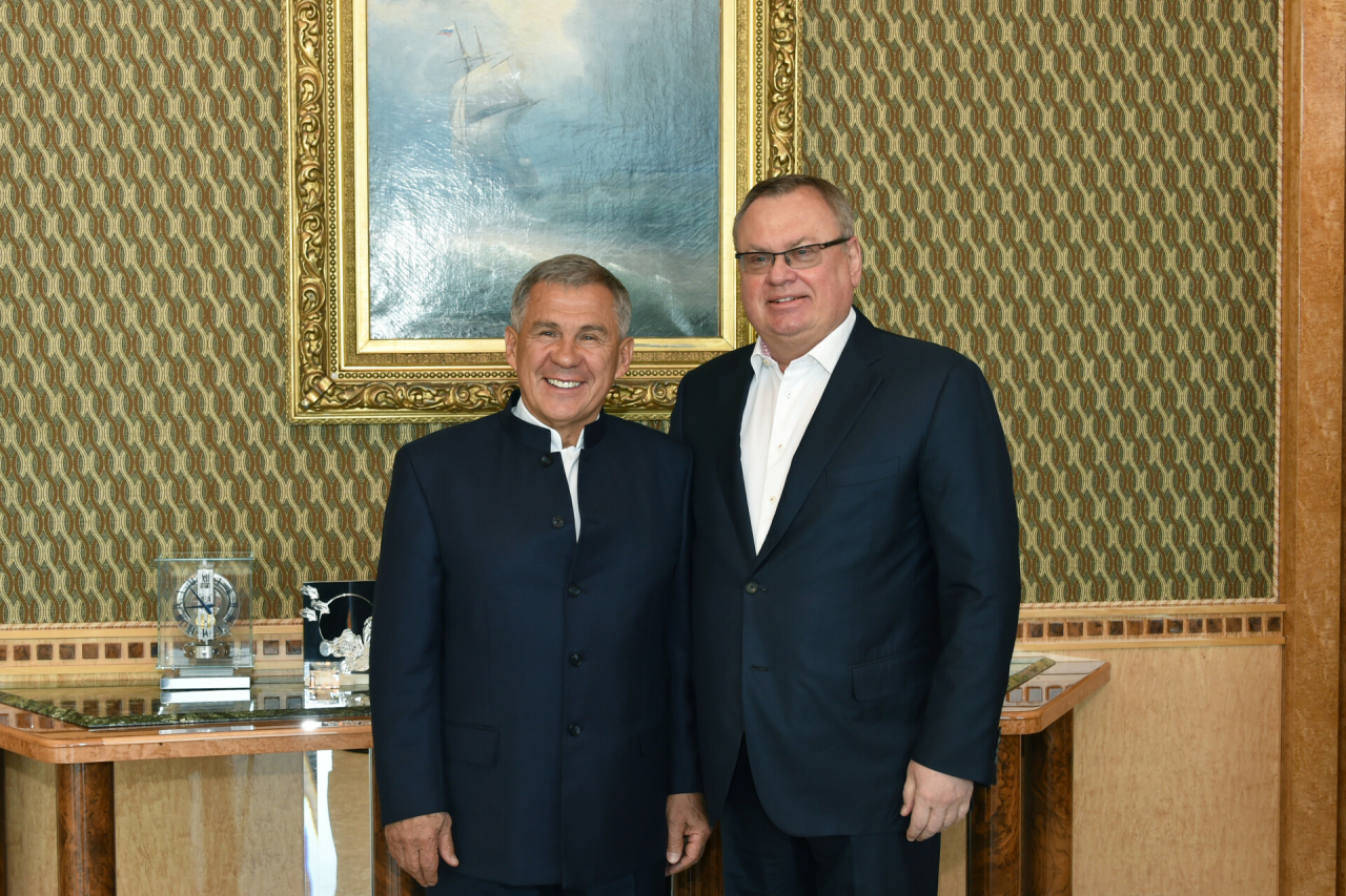 Минниханов и Костин обсудили поддержку бизнеса и взаимодействие РТ и ВТБ
