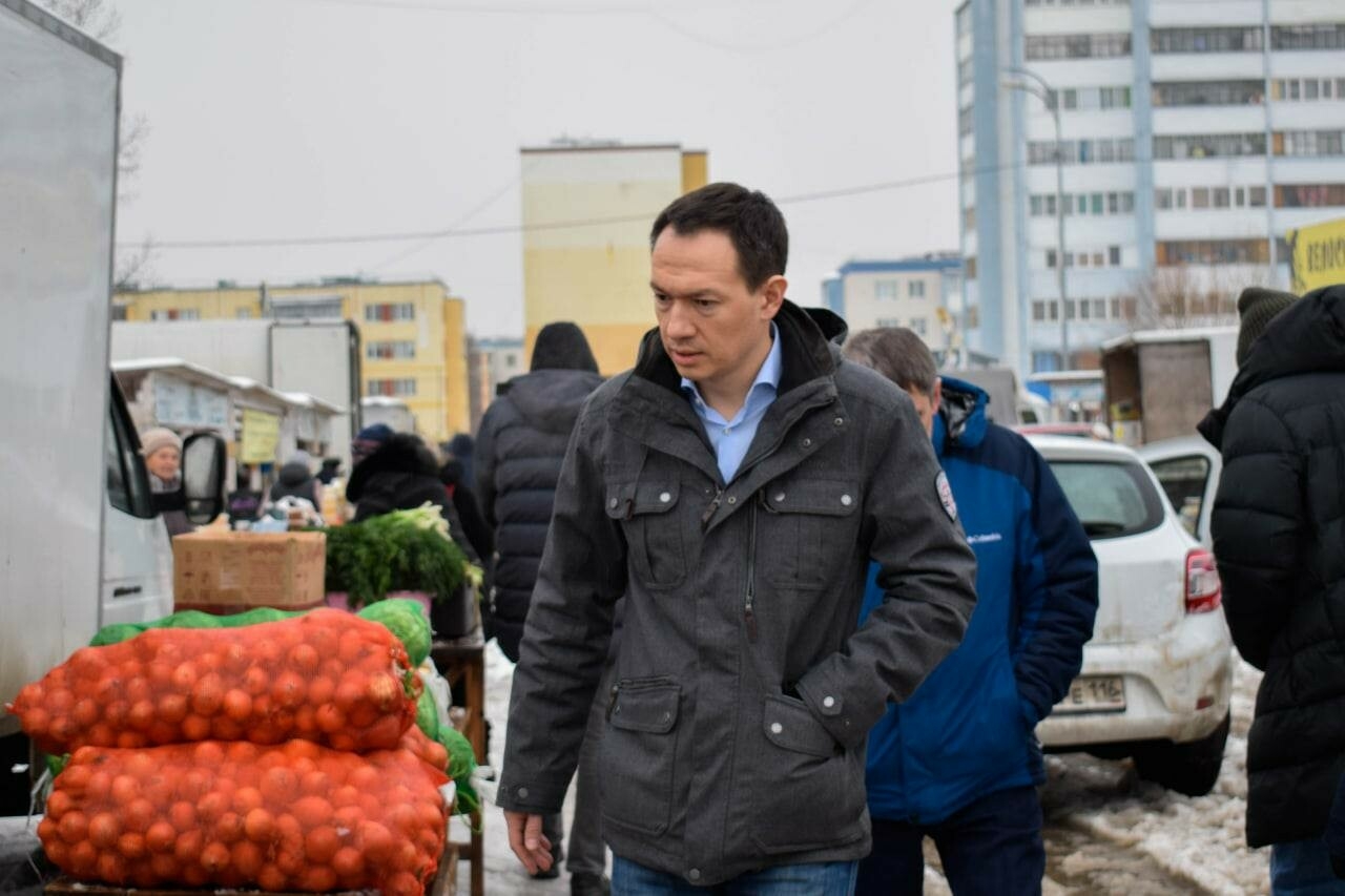 Более 30 хозяйств представили продукцию на сельхозярмарке в Альметьевске