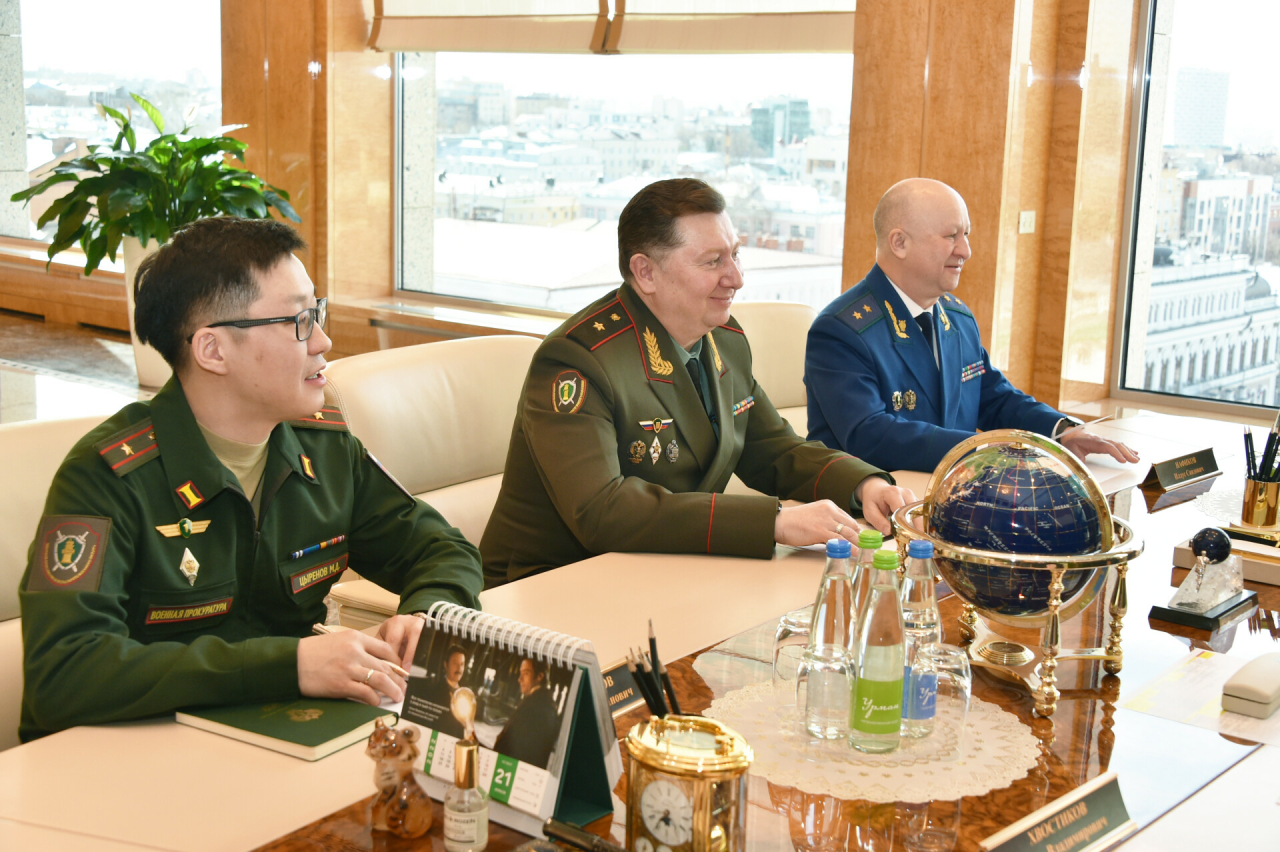 Прокурор ЦВО представил Минниханову нового военного прокурора Казанского гарнизона