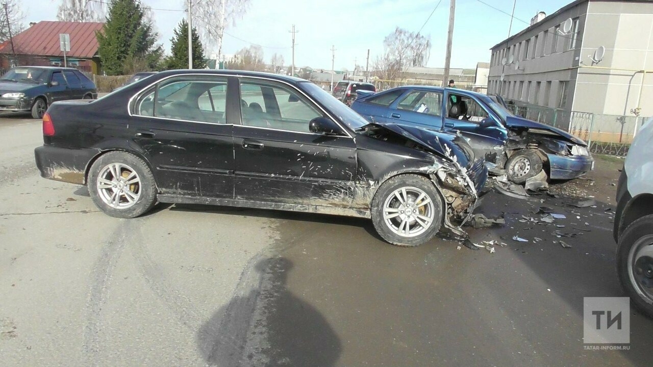 В Татарстане четверо маленьких пассажиров авто выжили в ДТП благодаря автокреслам