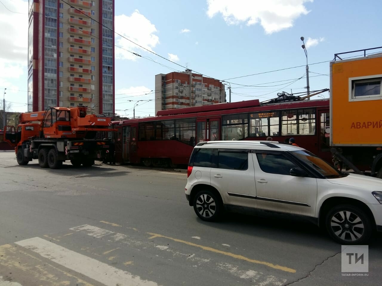 На Серова в Казани из-за столкновения двух трамваев нарушено движение электротранспорта