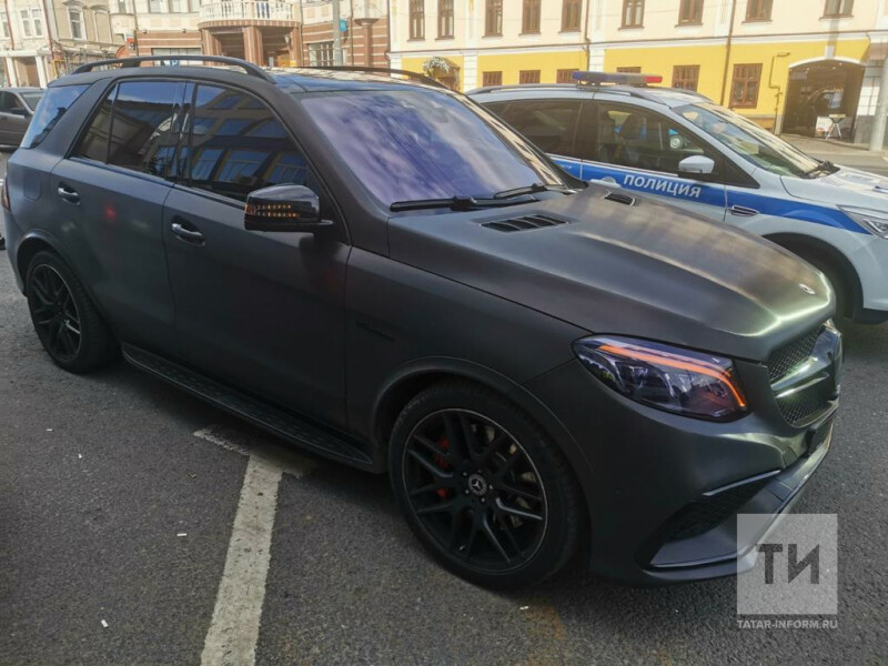В Казани арестовали водителя наглухо тонированного Mercedes, устроившего гонки с полицией