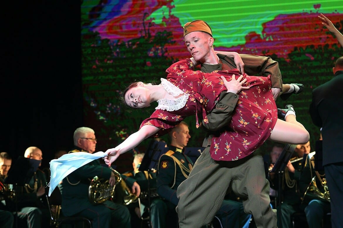 «Помним! Гордимся!»: в КазГИКе прошел концерт с песнями и танцами военных лет