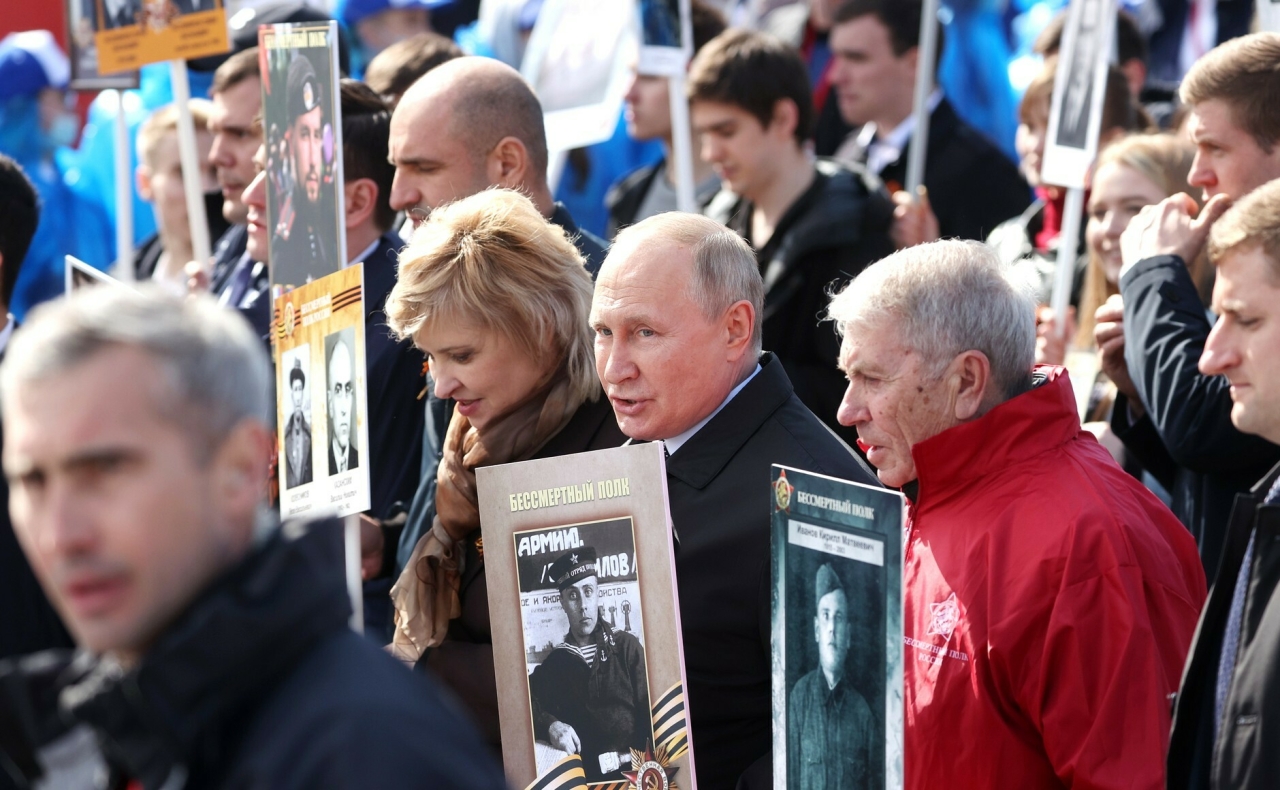 Путин принял участие в акции «Бессмертный полк»