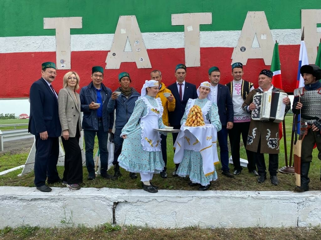 Якутского всадника Дугуйдана Винокурова встретили в Татарстане баурсаком