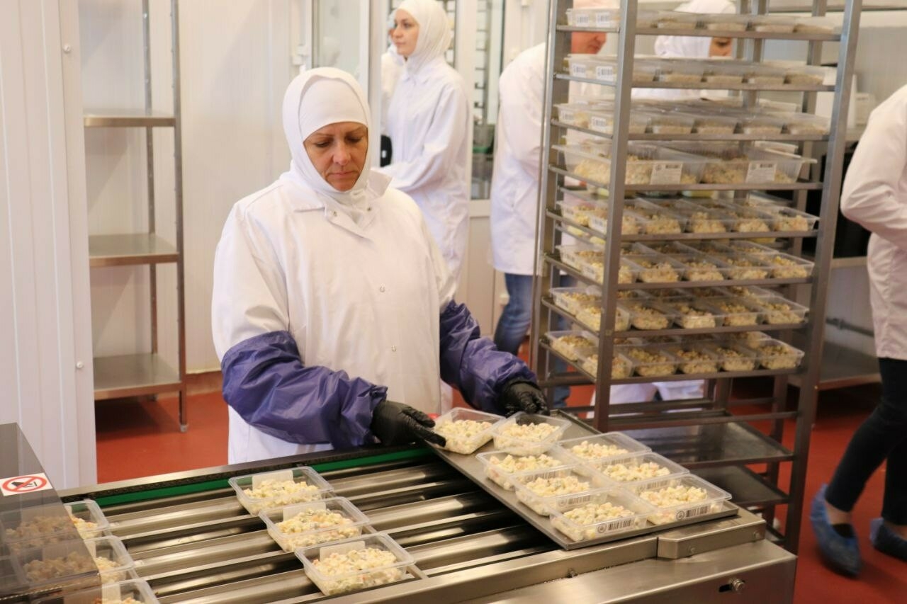 Резидент ТОСЭР «Зеленодольск» по производству халяль-еды начал пробный выпуск продукции