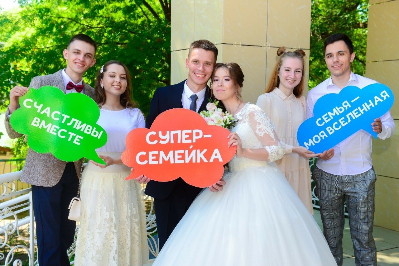 В «красивую» дату этого свадебного сезона в Нижнекамске поженились 18 пар