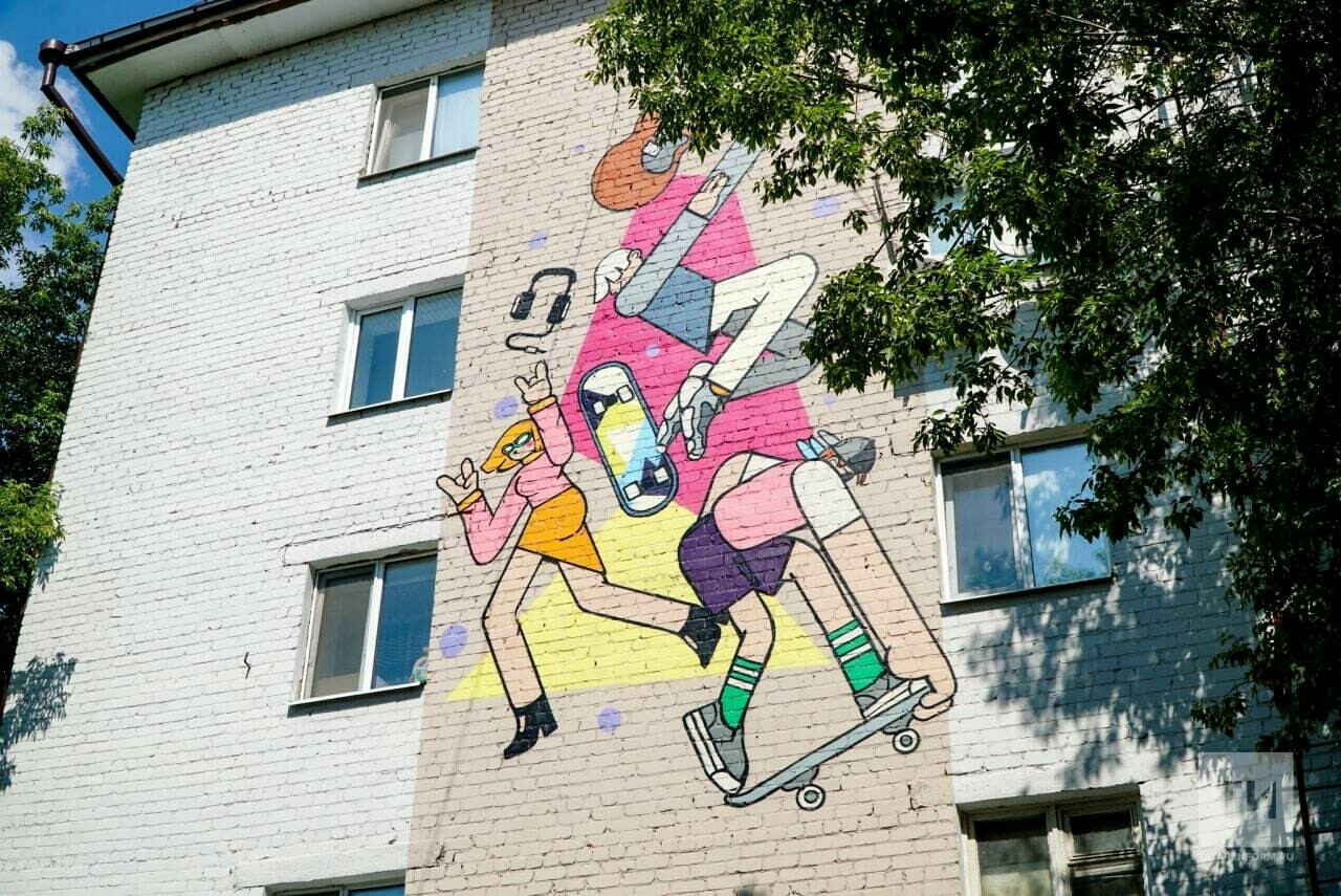 Граффитист Sly Dog украсил фасад дома в Кировском районе Казани
