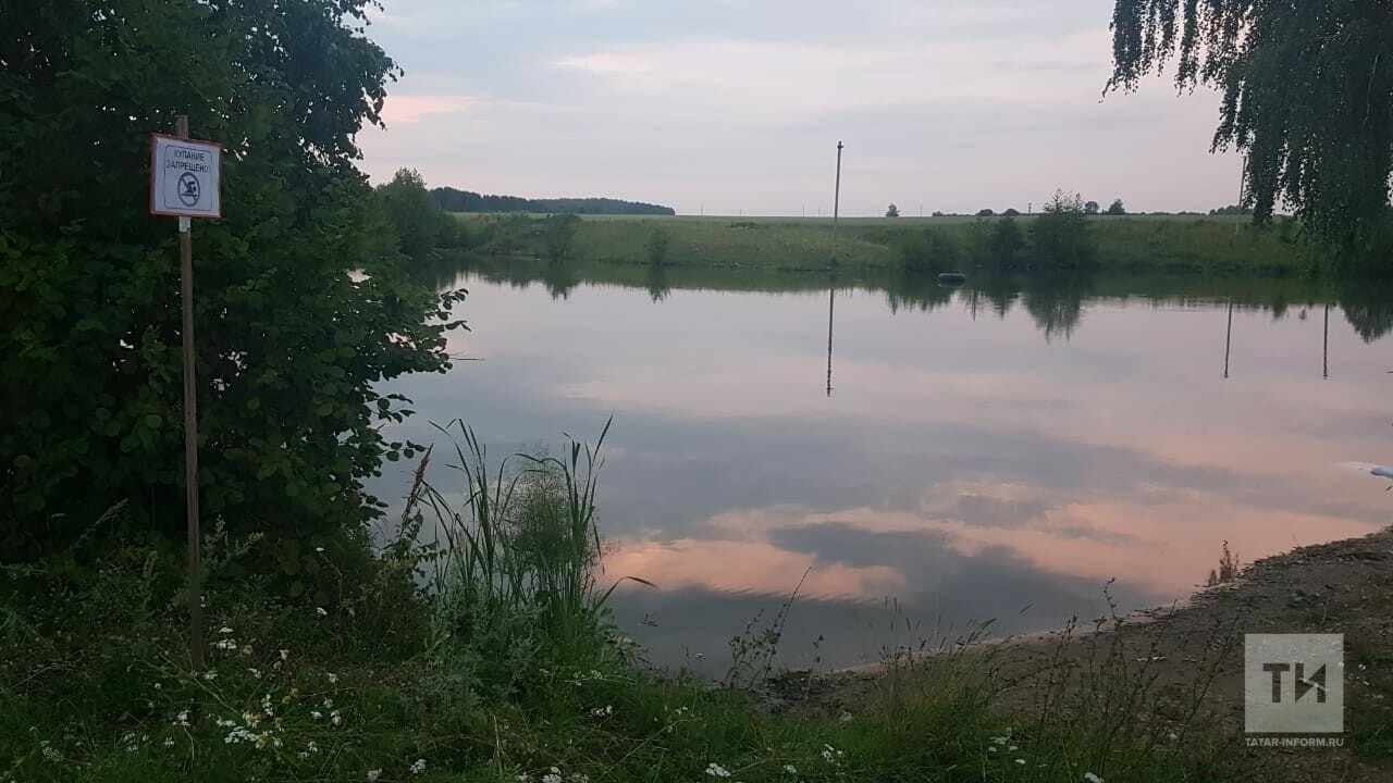 В Лаишевском районе республики мужчина пытался переплыть озеро и утонул