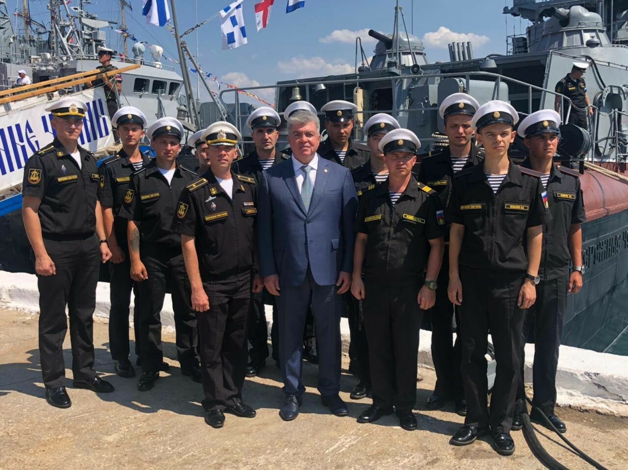 Магдеев поздравил с Днем ВМФ из Севастополя с катера «Набережные Челны»