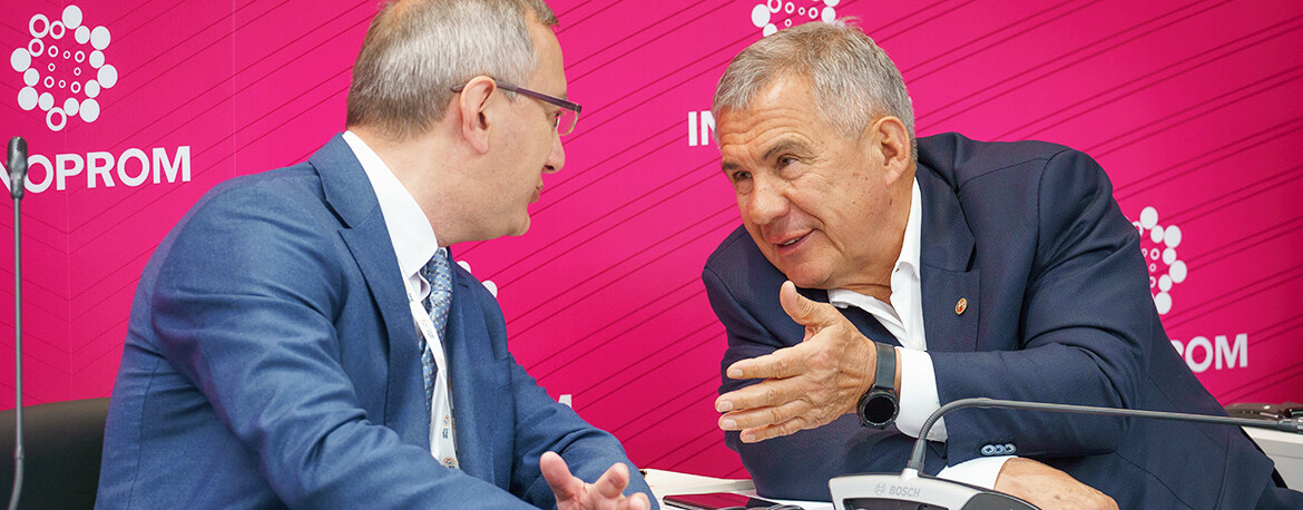 Смотреть, где источники роста: Минниханов рассказал на «Иннопроме», как строить промпарки