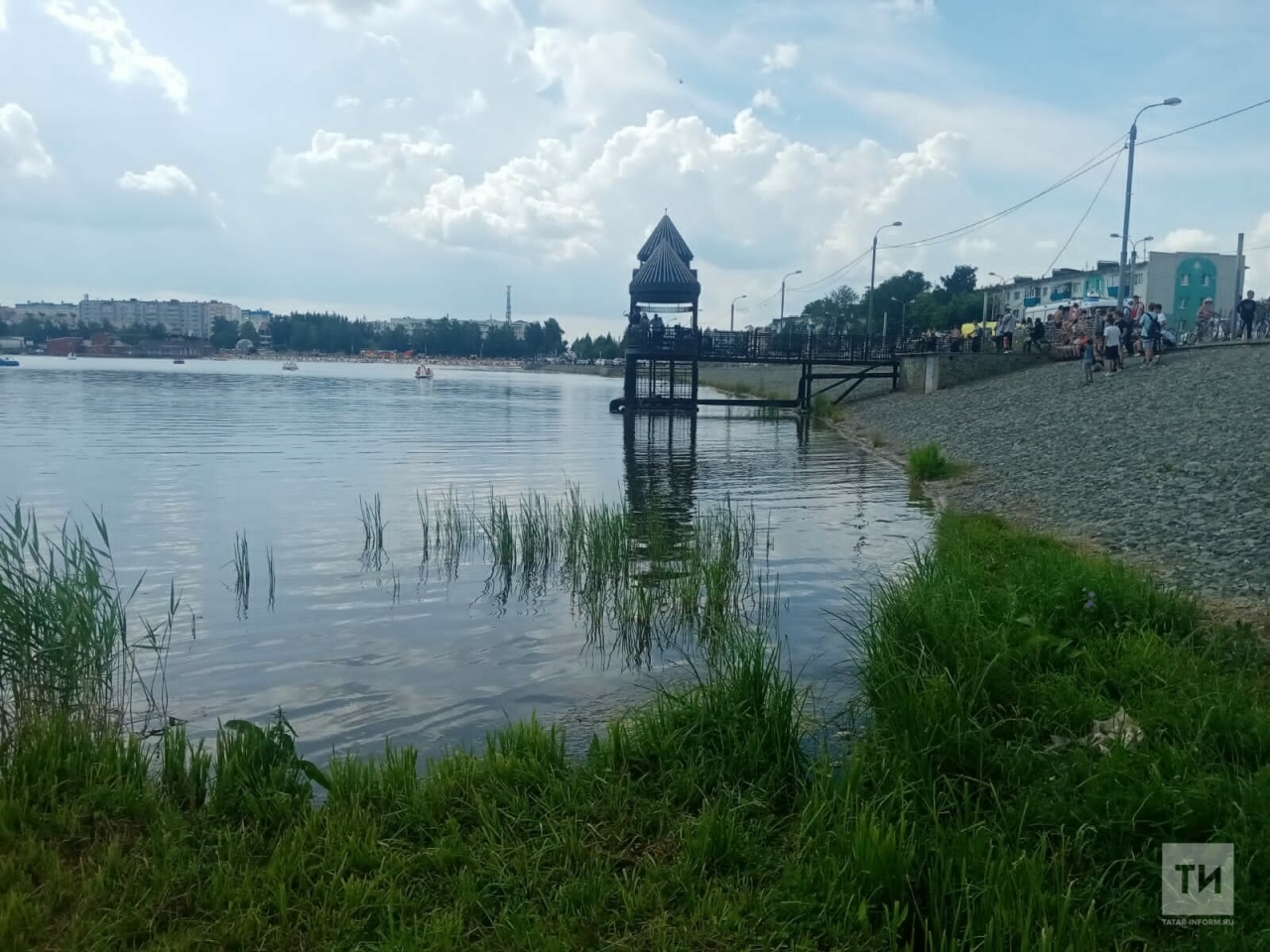 В Альметьевске ищут девушку-подростка, которая нырнула в воду и пропала