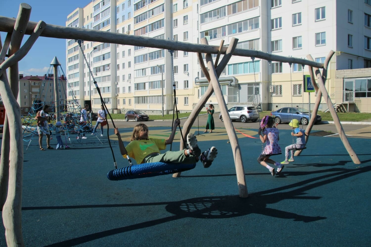 В Менделеевске открылся сквер отдыха и детских активностей