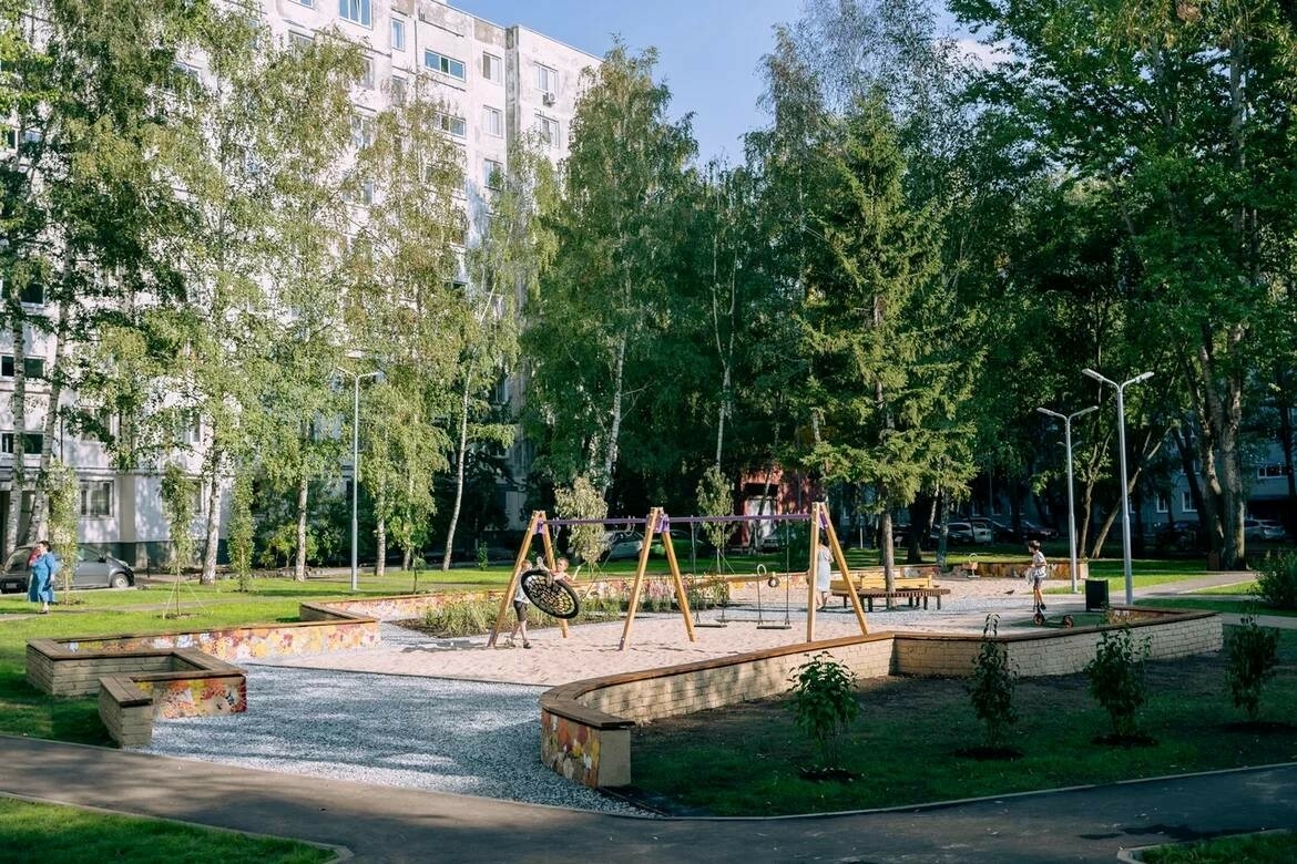 Участники Kazan Digital Week посетили двор на Батыршина после реновации