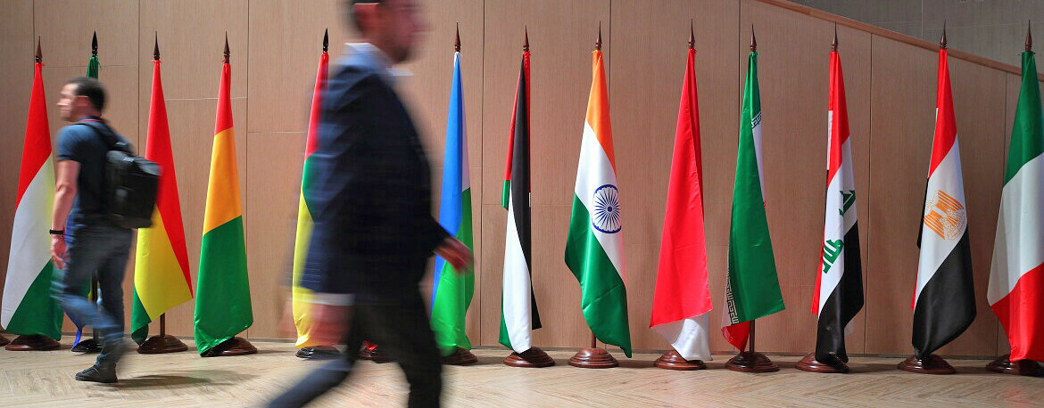 «Нам сегодня ближе исламские страны»: почему форсируют партнерский банкинг в России