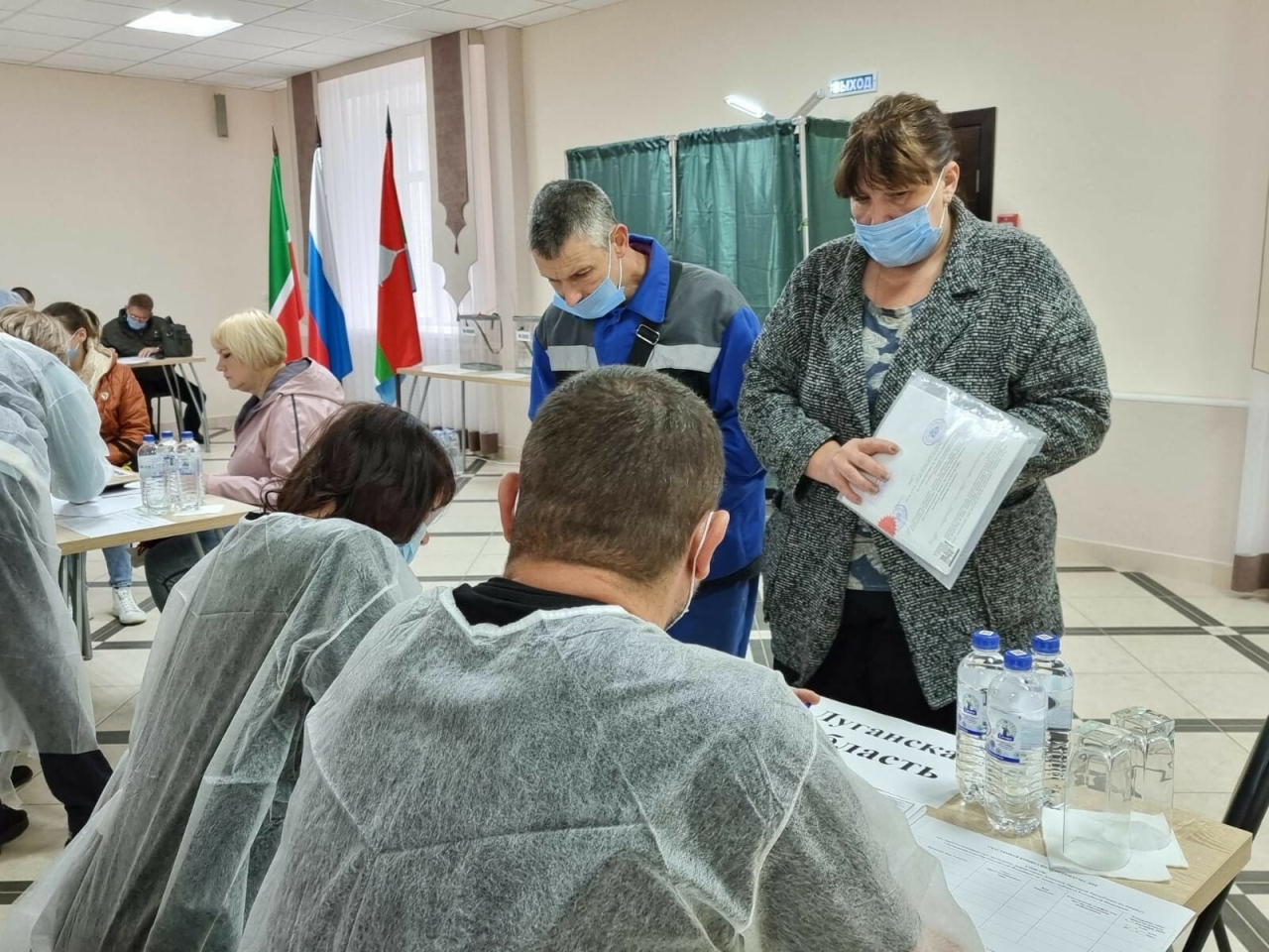 «Наконец-то войдем в состав России»: В Бугульме проходит голосование граждан Донбасса