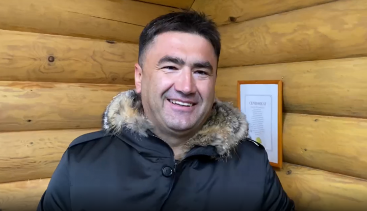Глава Кукморского района Сергей Димитриев окунулся в прорубь на Крещение