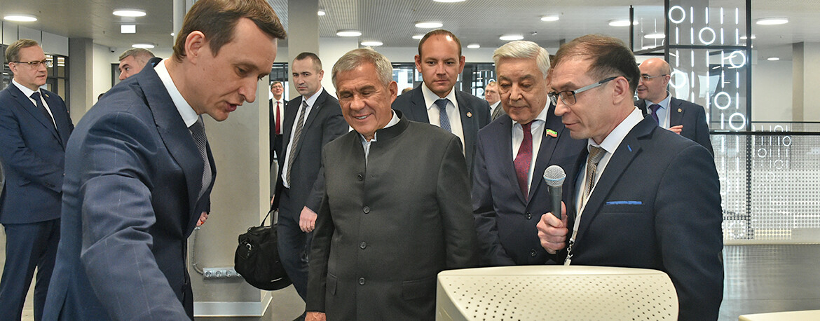 «Все рынки открыты для нас»: Хайруллин предложил Татарстану новую «чиповую нефть»