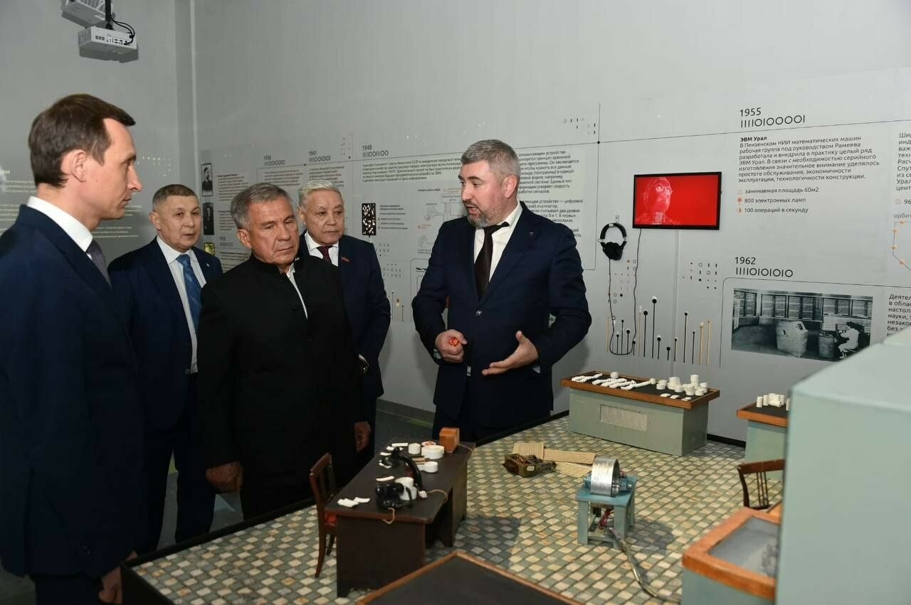 Минниханов поделился фотографиями из музея Башира Рамеева в ИТ-парке Казани