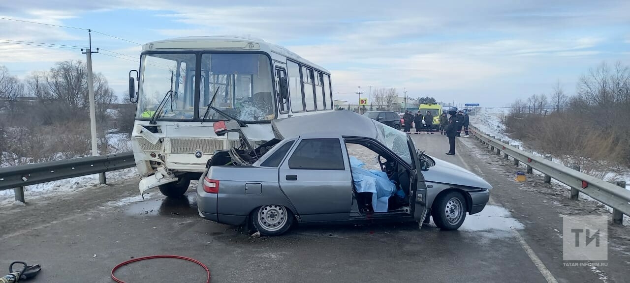 Водитель авто погиб в ДТП с автобусом в Татарстане