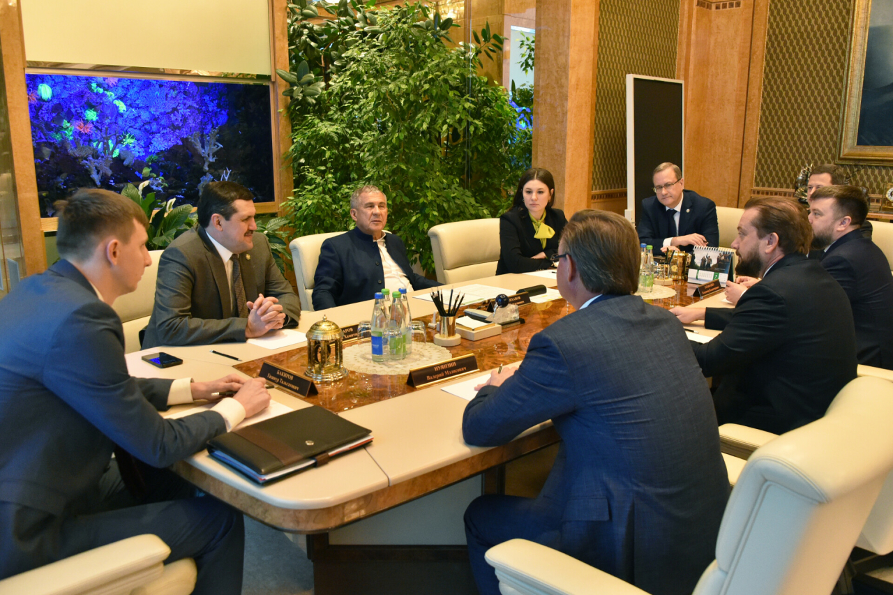 Минниханов и Стуглев подписали соглашение о сотрудничестве Кабмина РТ с «Росконгрессом»
