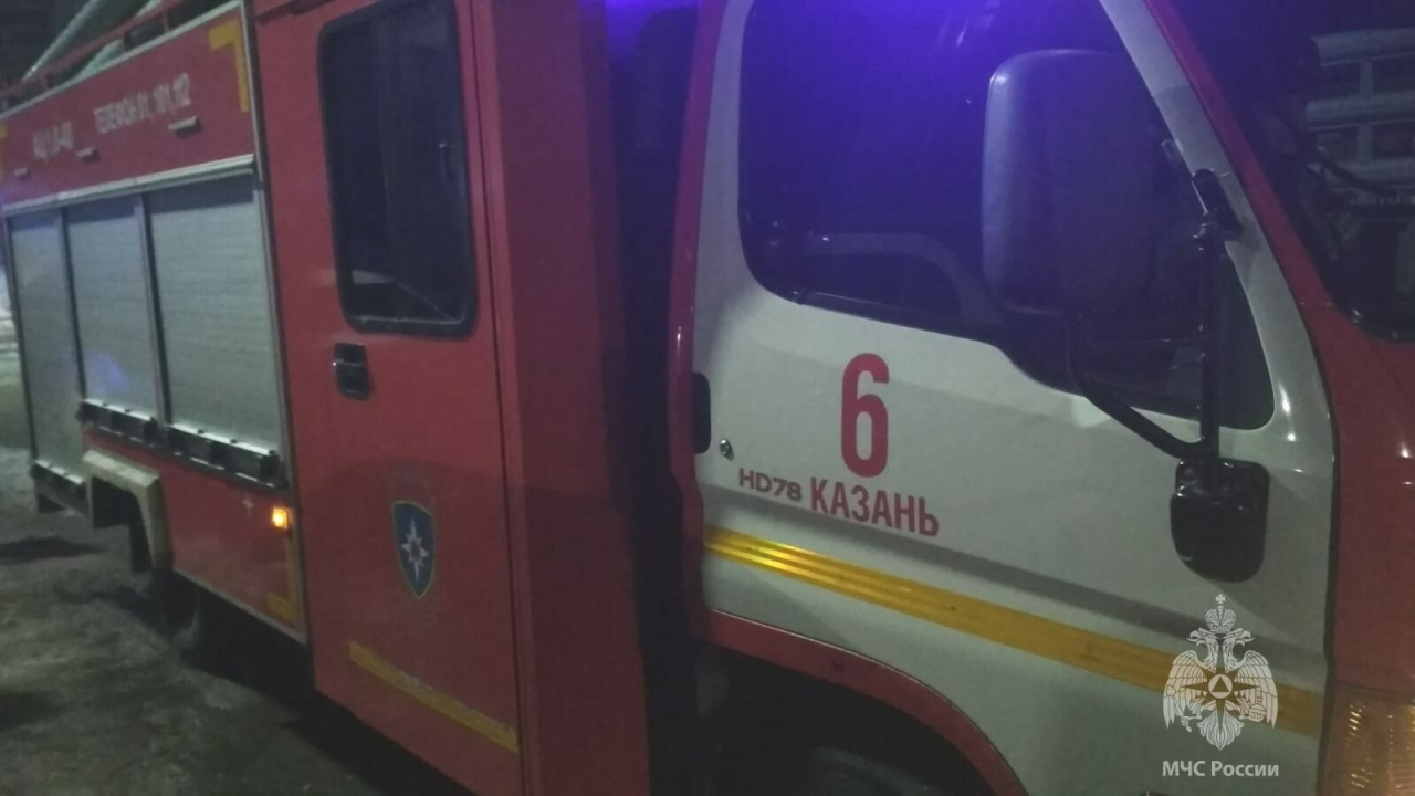 Из пожара в казанской девятиэтажке спасли мужчину, он с ожогами в больнице