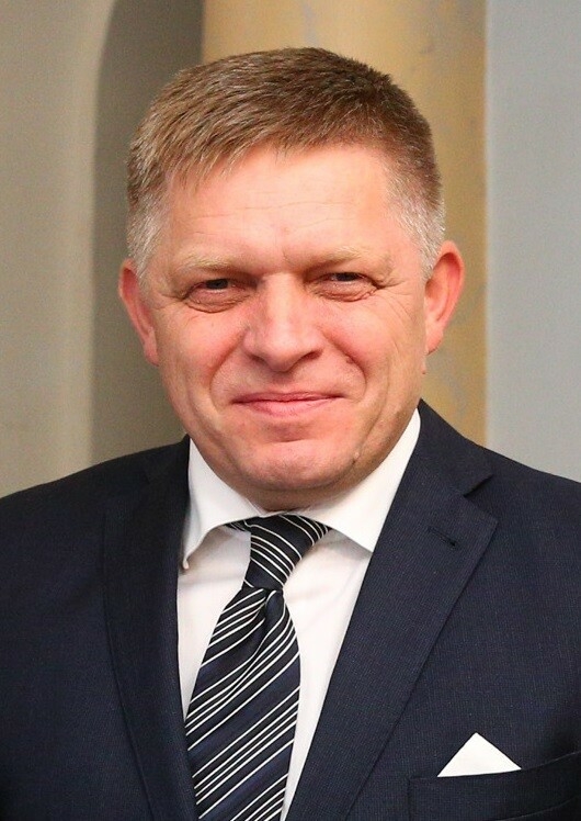 Экс-премьер Фицо: У Словакии есть более серьезные проблемы, чем Украина