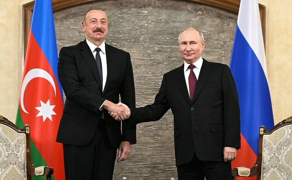 «С глазу на глаз»: Путин предложил Алиеву обсудить вопрос Нагорного Карабаха